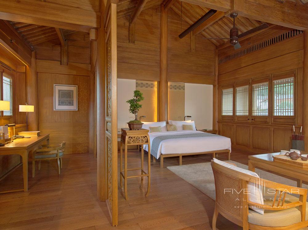 Suite Guestroom and Lounge Area at Amandayan, Lijiang China