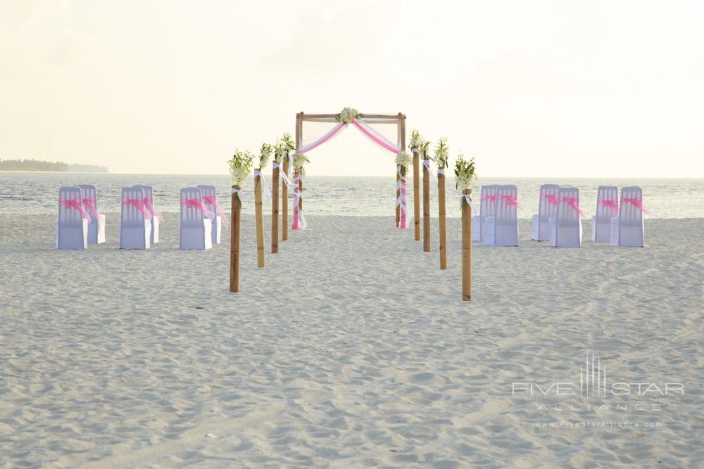 Beach Wedding at Sun Aqua Vilu Reef, Maldives