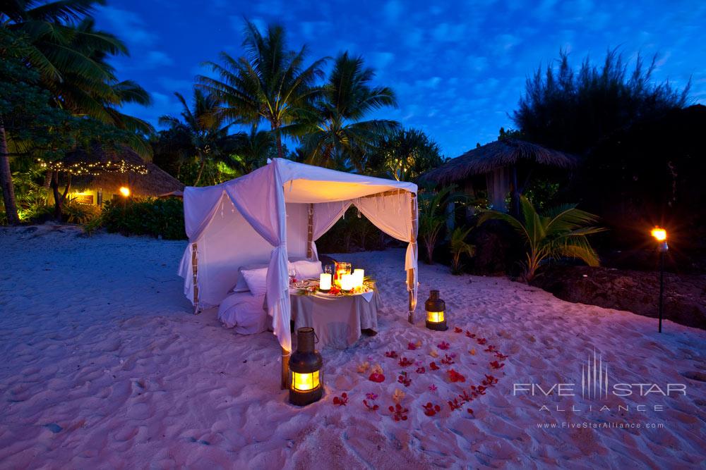 Private dining on the beach at Pacific Resort Aitutaki