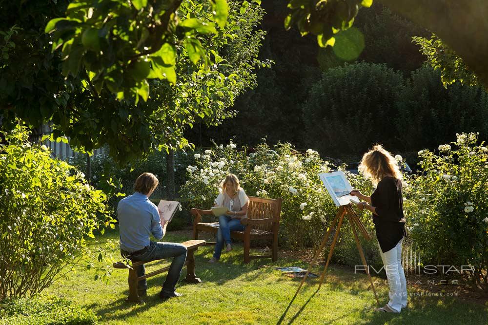 Painting lessons in the gardens at Ferme Saint Simeon, Honfleur, France