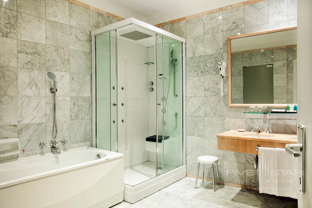 Suite Bath at SINA De La Ville, Milano, Italy