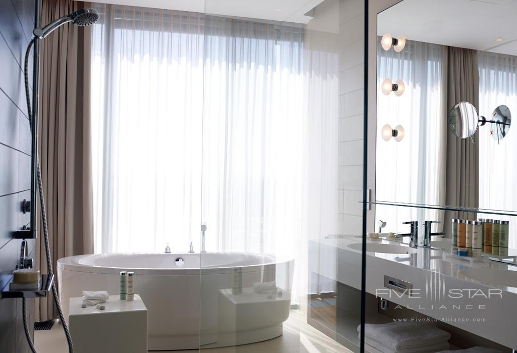 Guest Bath at Radisson Blu Resort Split, Croatia