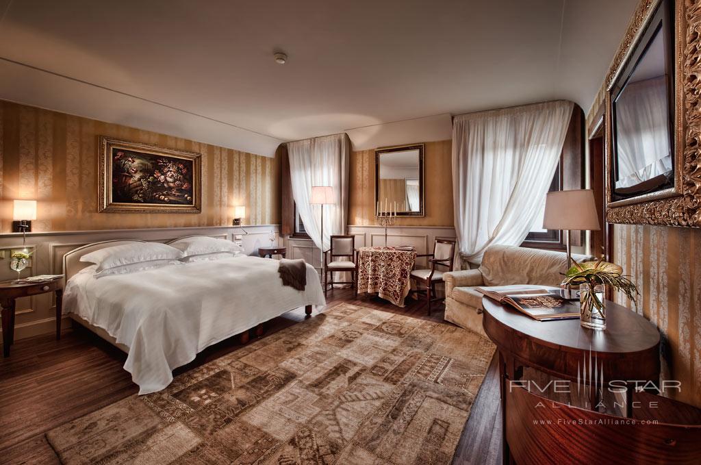 Grand De Luxe Guest Room at Palazzo Victoria, Verona, Italy