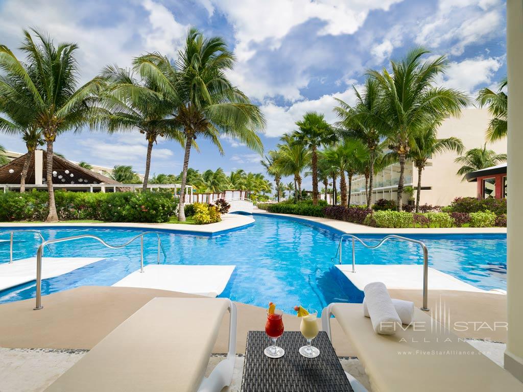 Swim Up Suites at Azul Sensatori Hotel, Bahia Petempich, QR, Mexico