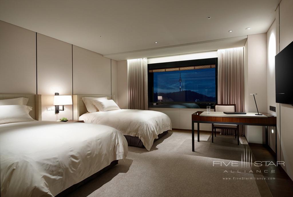 Deluxe Twin Guest Room at The Shilla Seoul, Korea