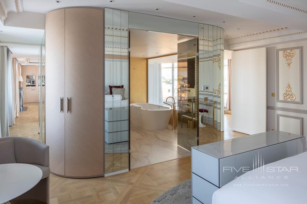 Enjoy Spacious Suites at Hotel Bowmann, Paris, France