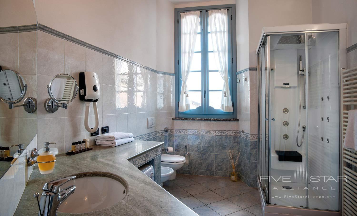 Suite Bath at Palazzo del Vice Re, LEZZENO, ITALY