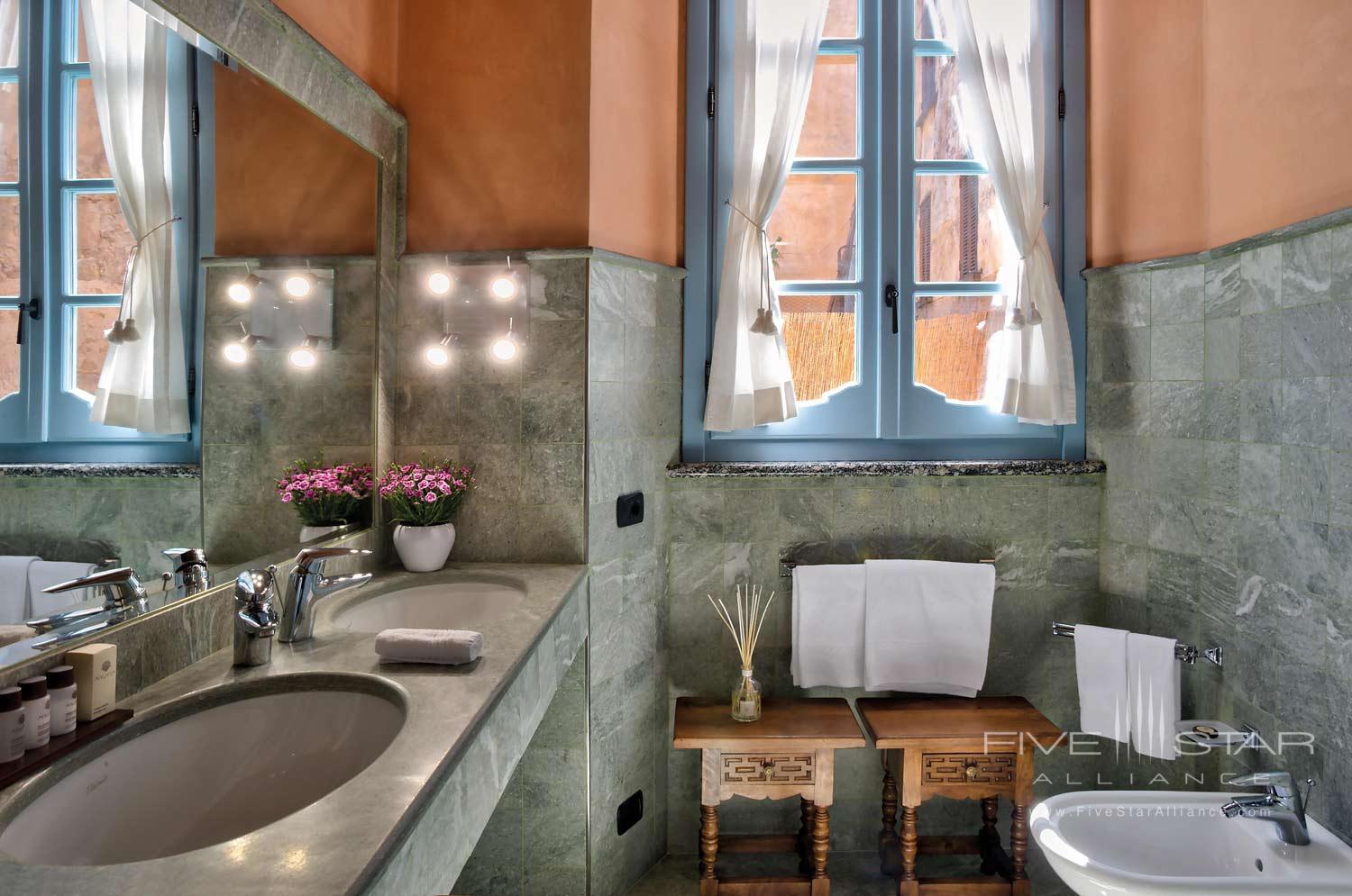 Suite Bath at Palazzo del Vice Re, LEZZENO, ITALY