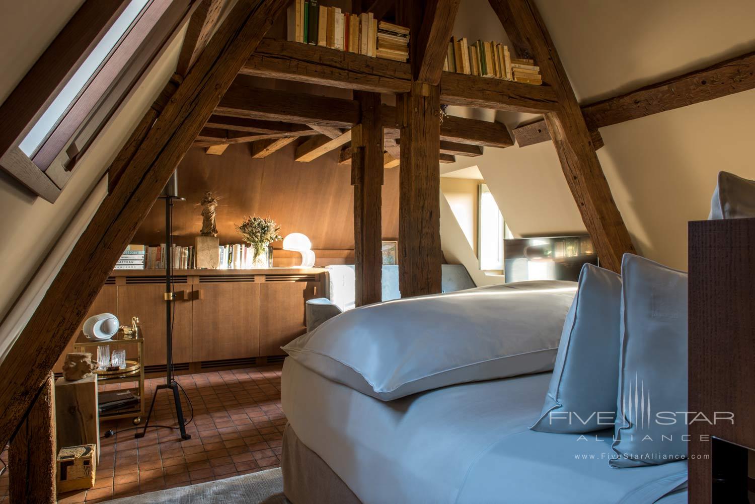 Cour des Vosges Evok Collection