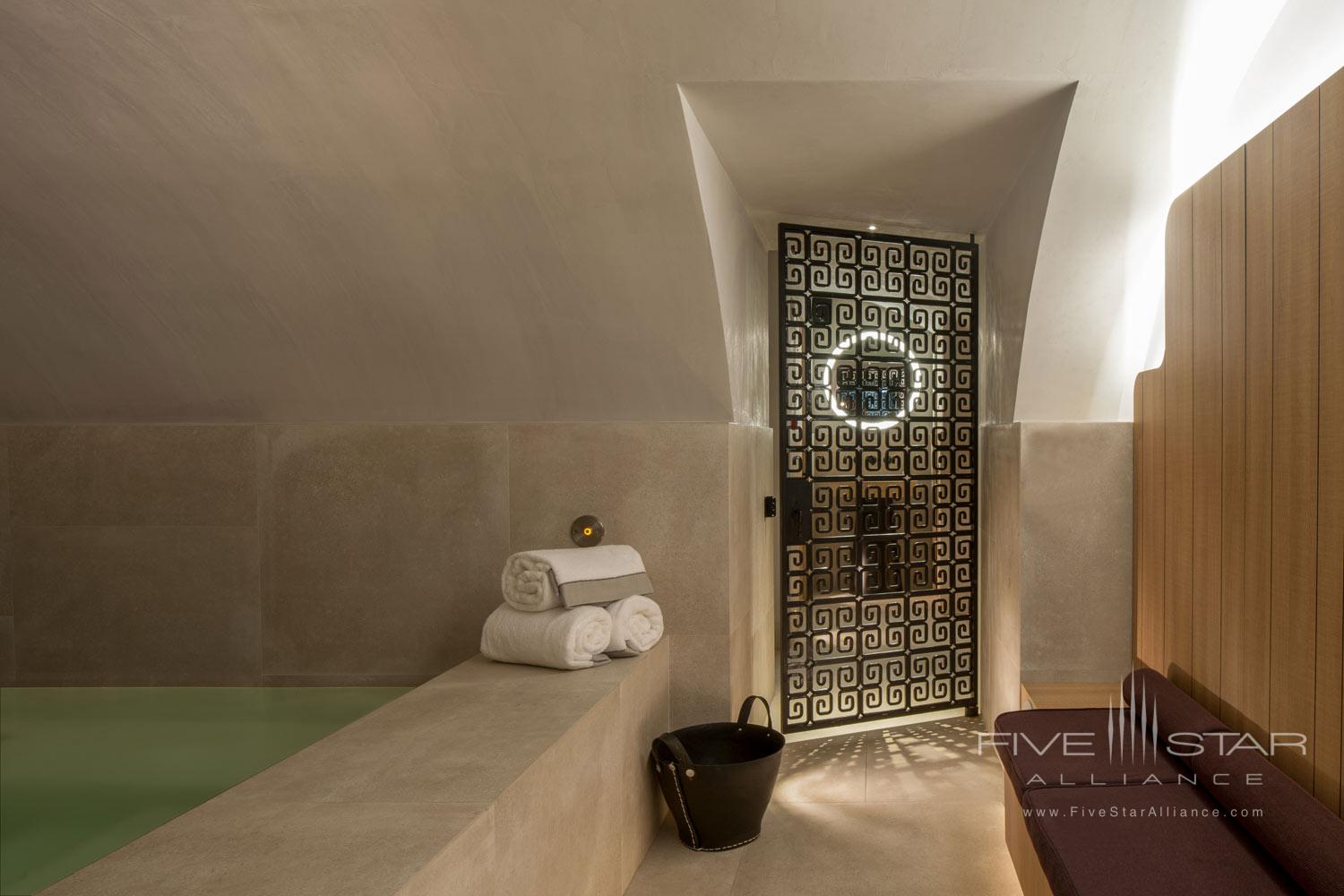 Cour des Vosges Evok Collection