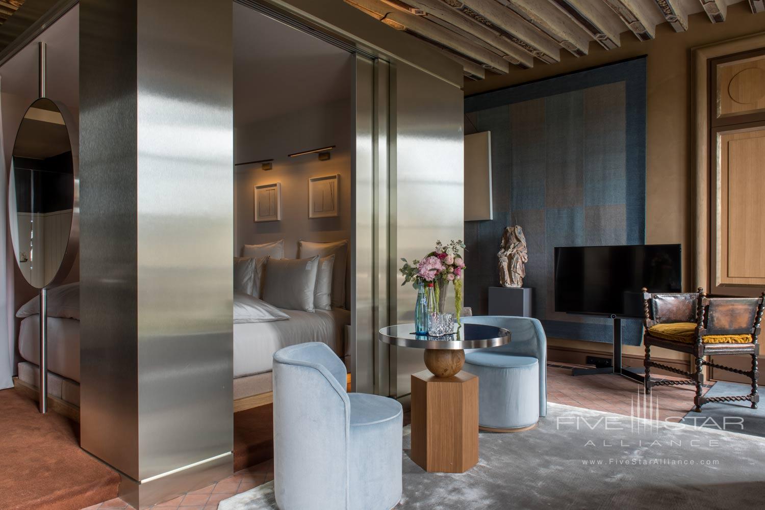 Cour des Vosges Evok Collection
