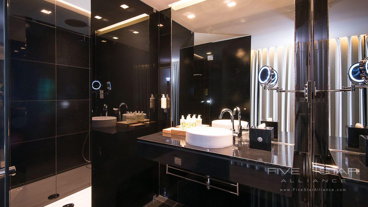 Guest Bath at Azor Hotel, PONTA DELGADA, PORTUGAL