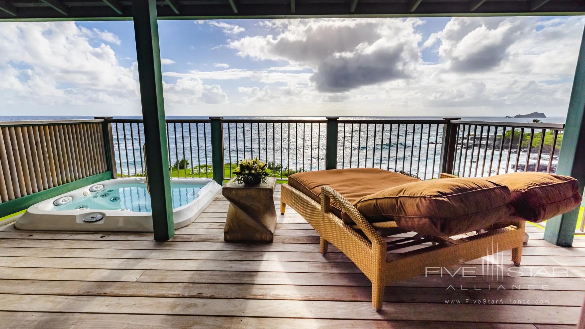 Hana-Maui Oceanfront Bungalow Jacuzzi