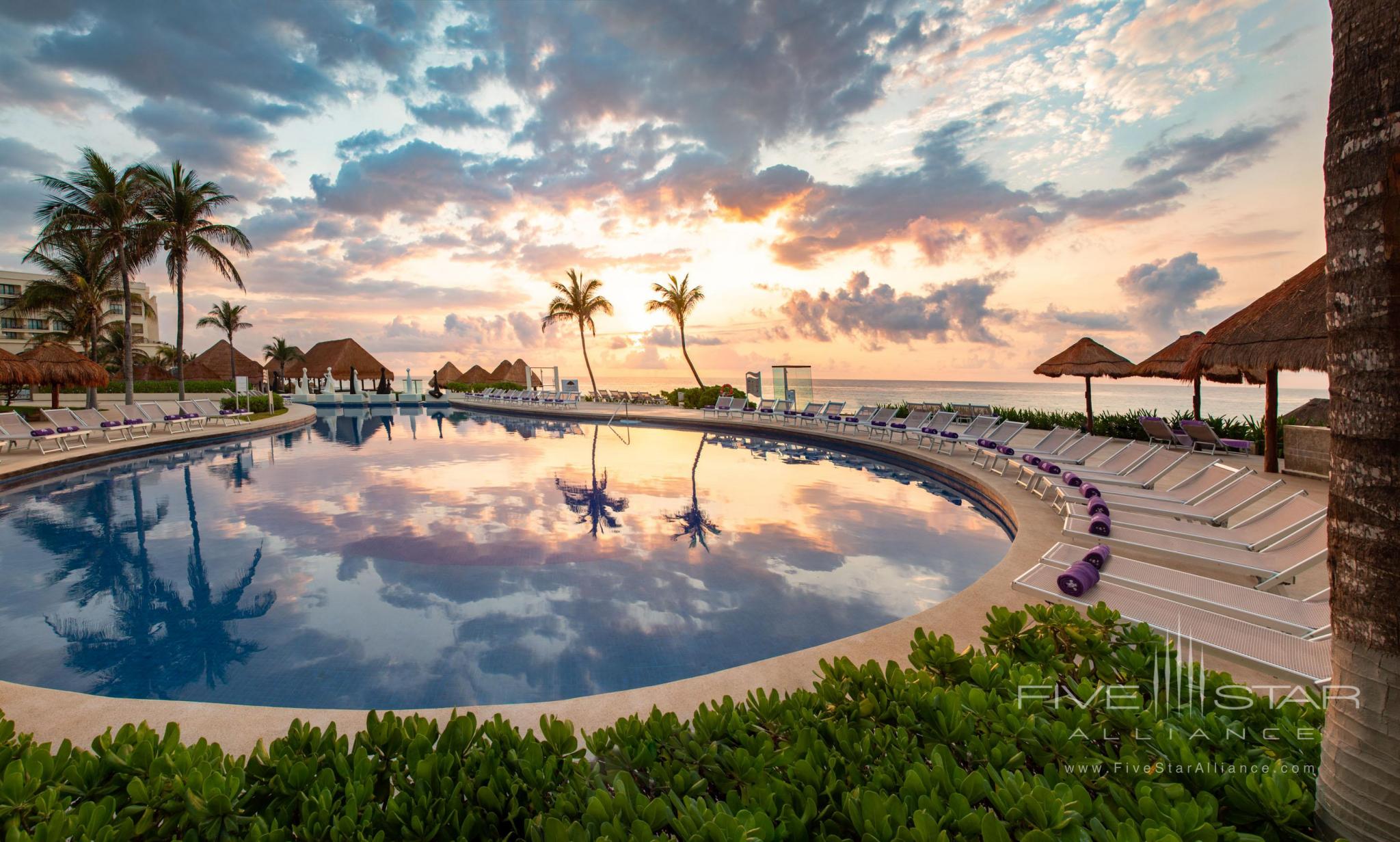 Paradisus Cancun Market Pool