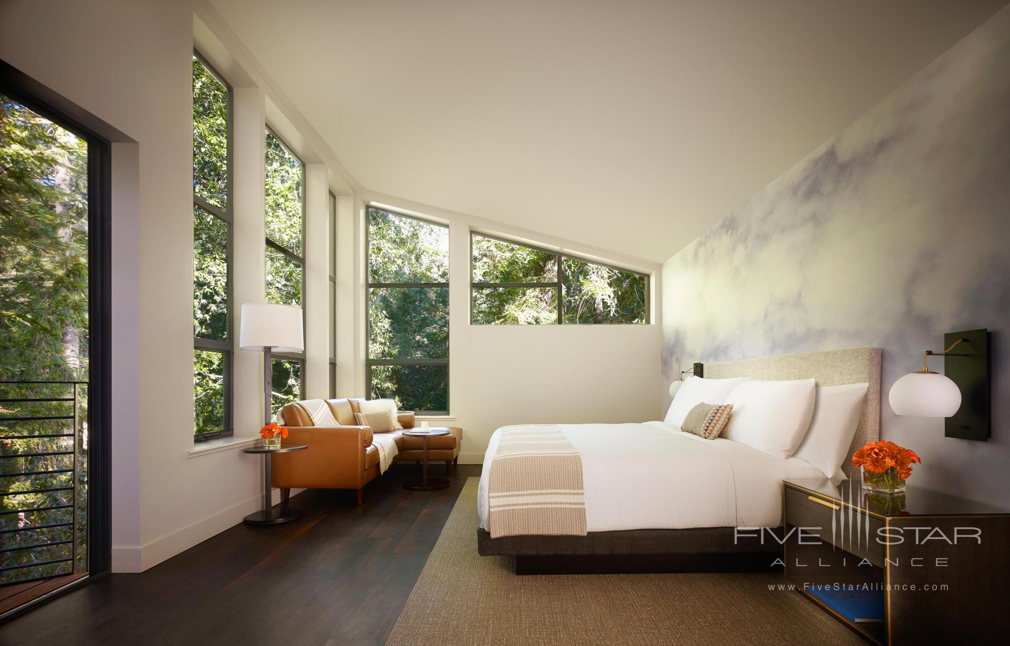 Treehouse King Guestroom at Canyon Ranch Woodside