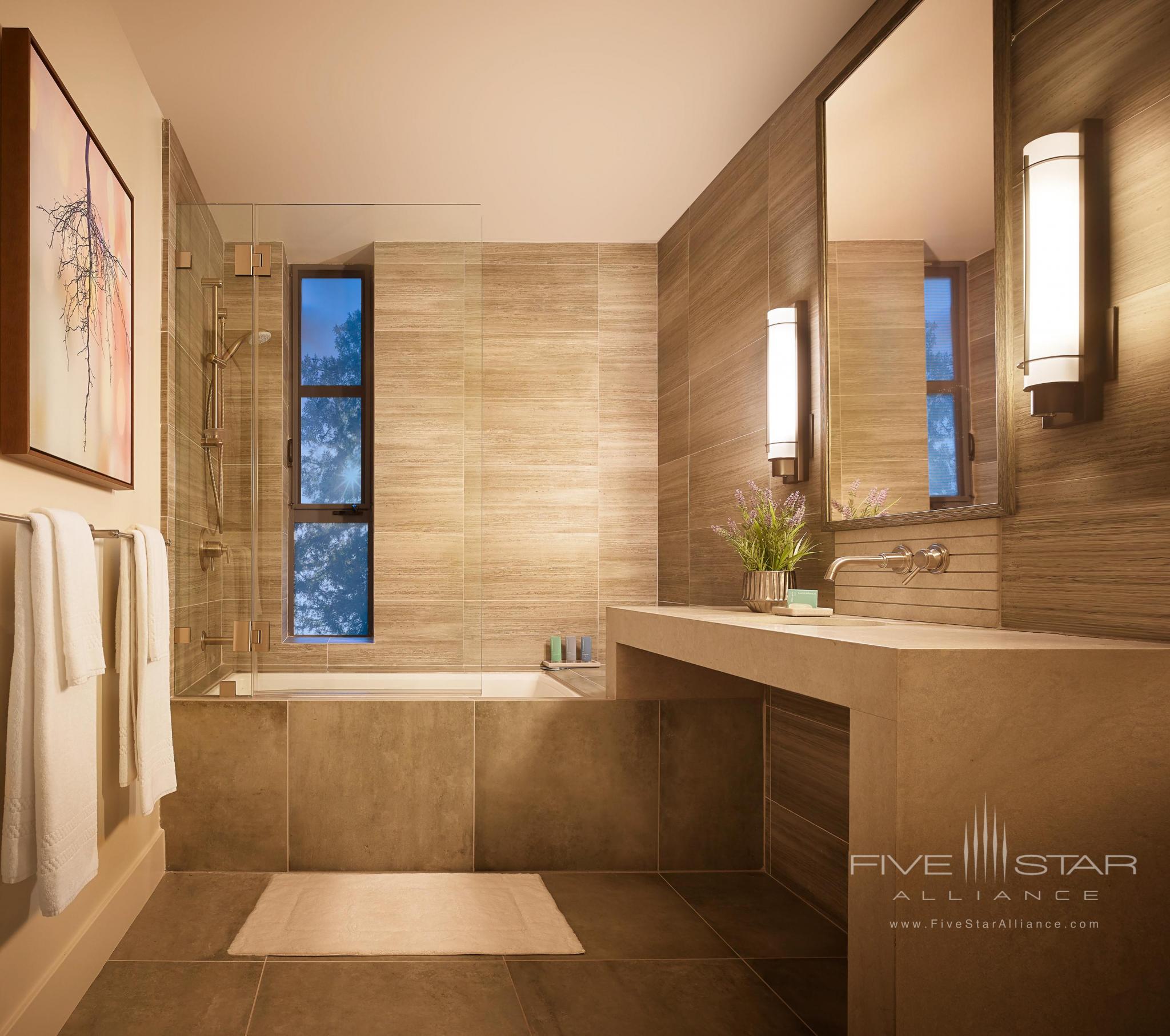 Treehouse Room Bath at Canyon Ranch Woodside