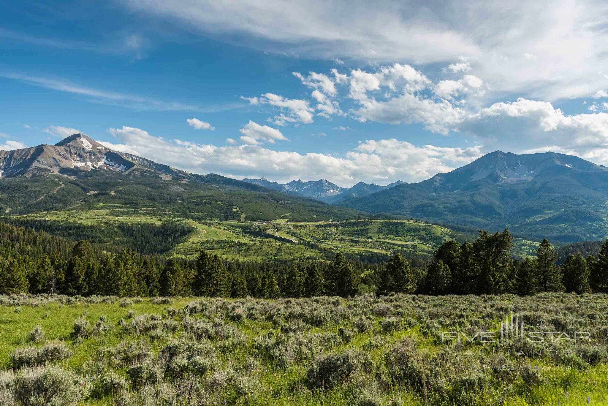 One&amp;Only Moonlight Basin Mountain and Tree View