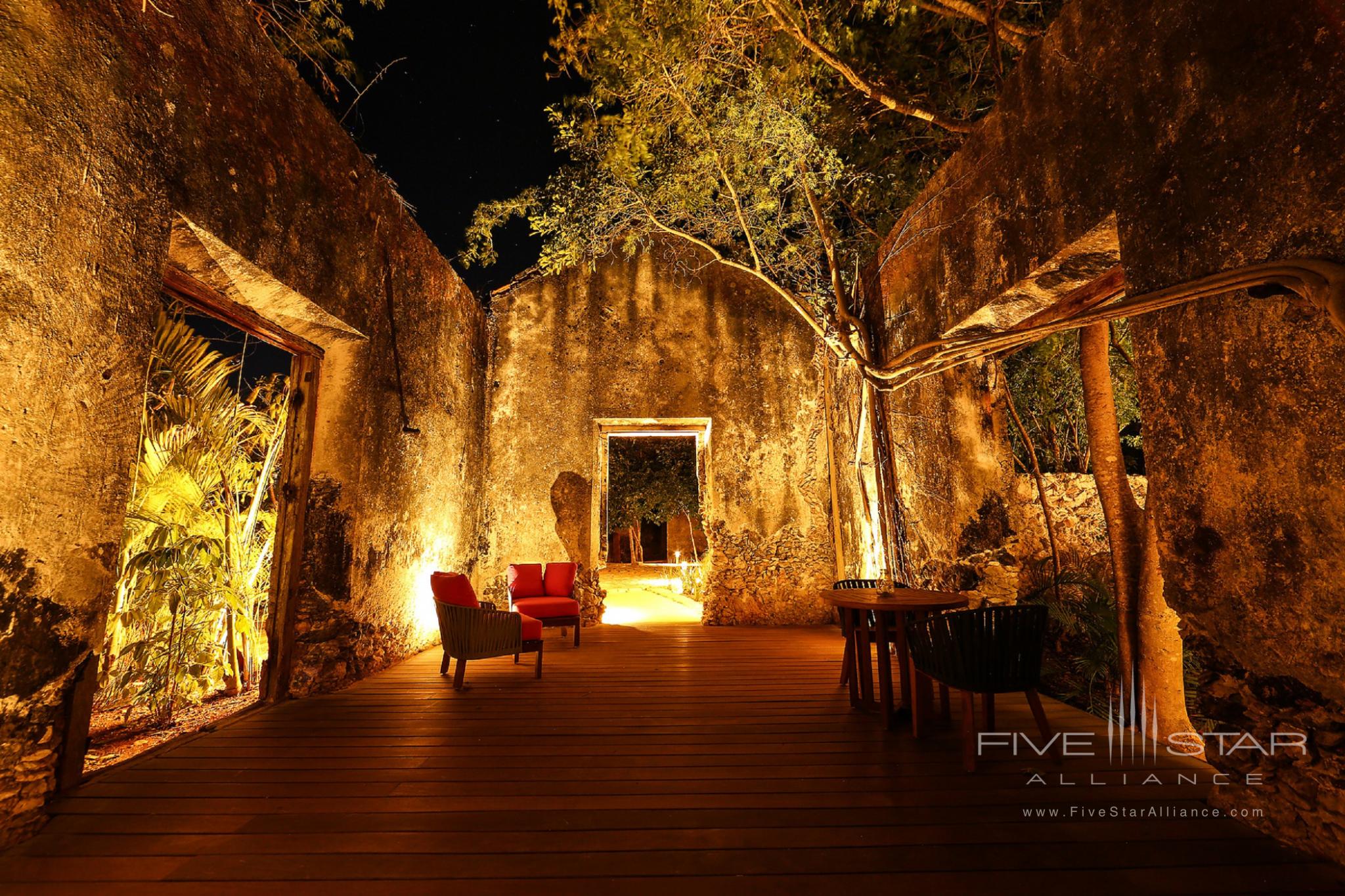 Presidencial Villa Entrance