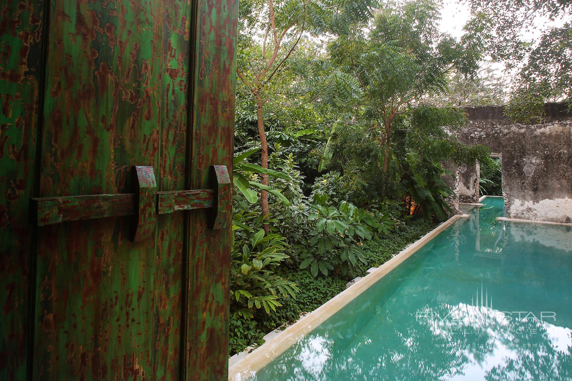 Royal Villa Pool