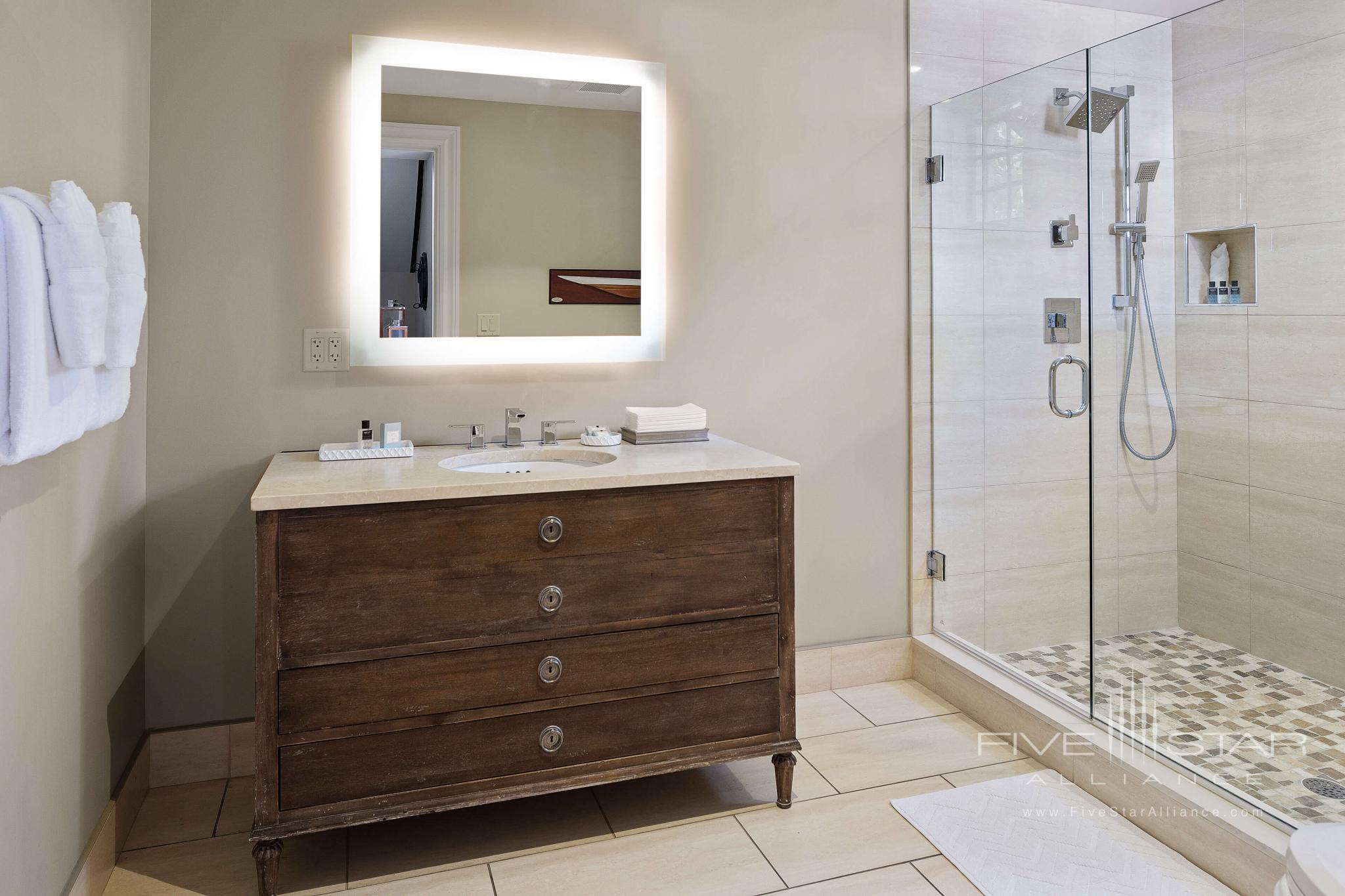Opal Grand Oceanfront Resort Multi-Level 1 Bedroom Villa first floor full bath