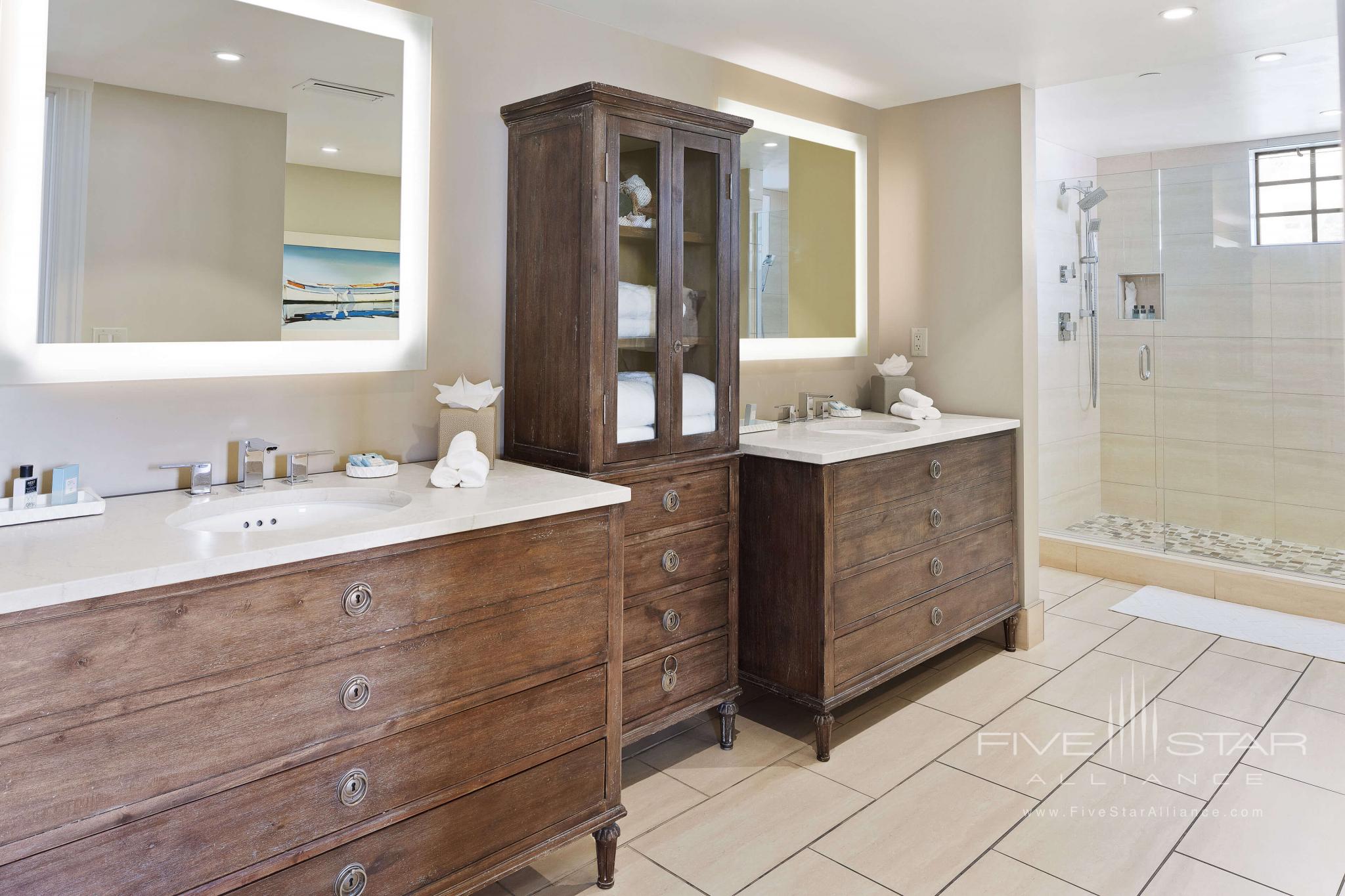 Opal Grand Oceanfront Resort Multi-Level 1 Bedroom Villa second floor bathroom