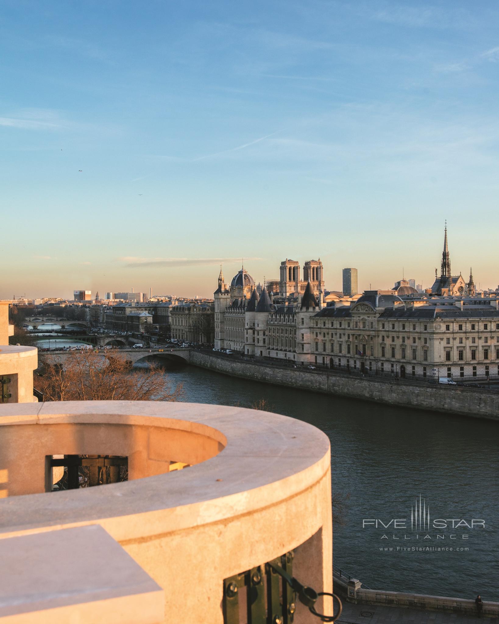 Cheval Blanc Paris