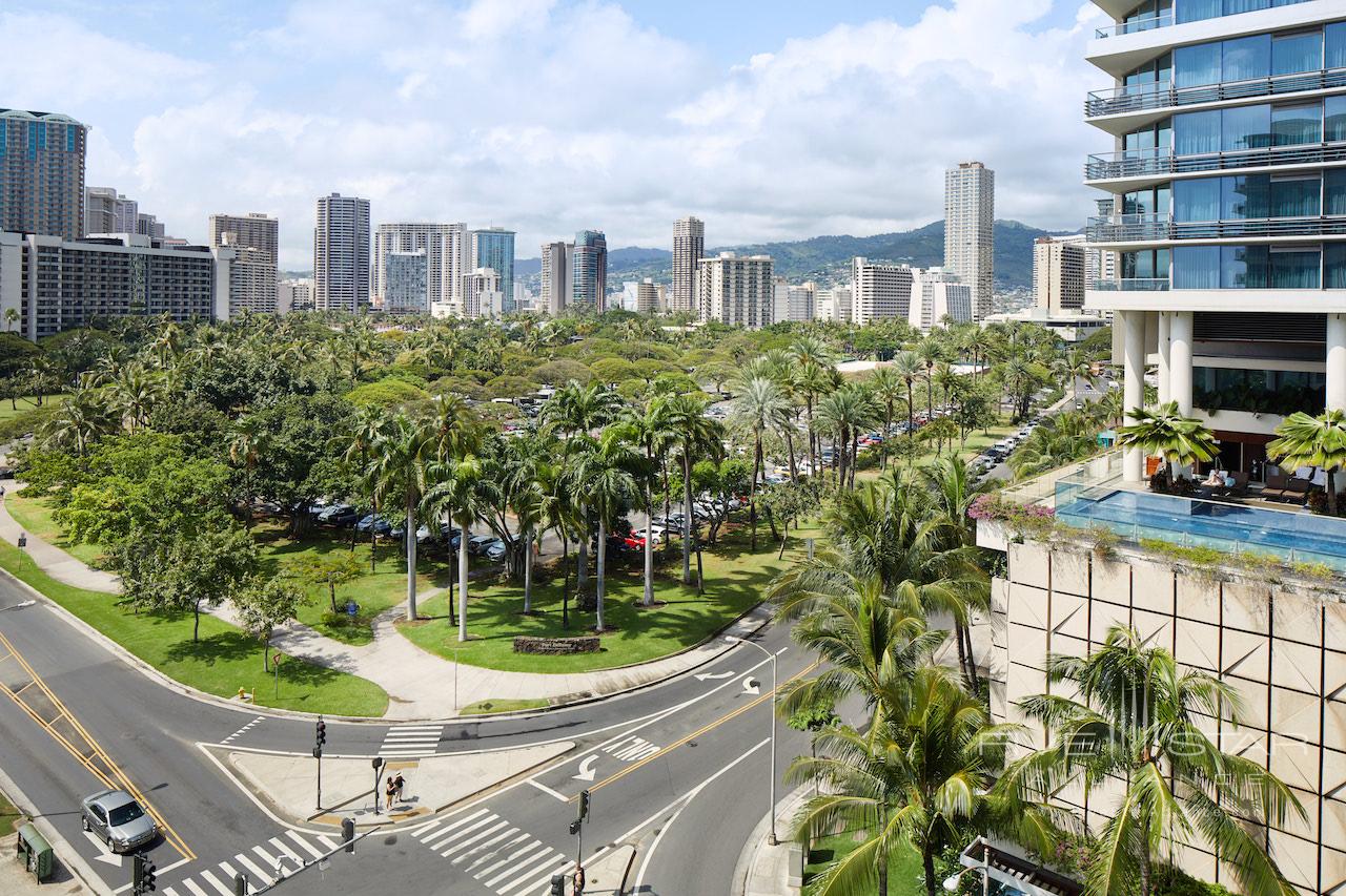 Outrigger Reef Waikiki Beach