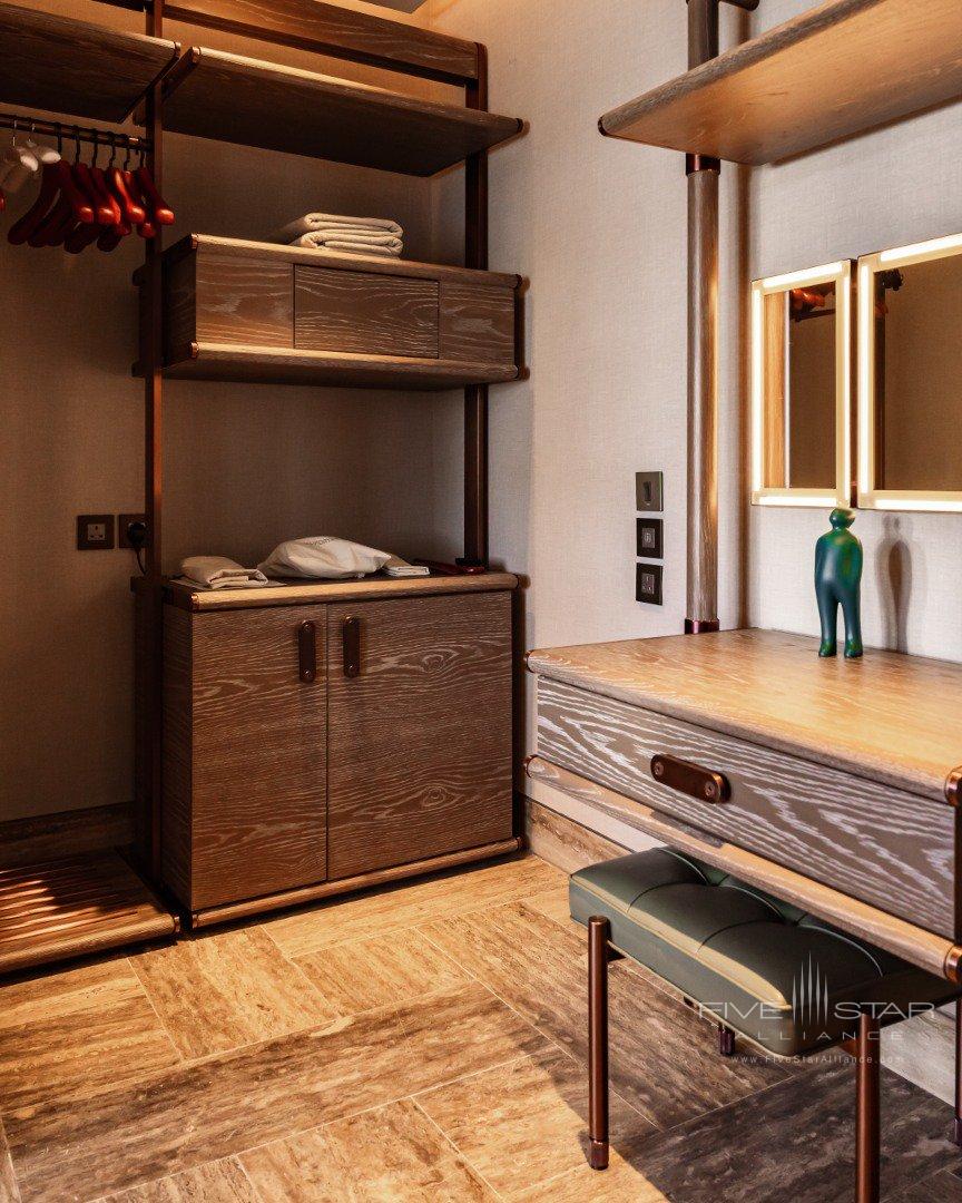 Deluxe Grand Harbour View Suite at Iniala Malta