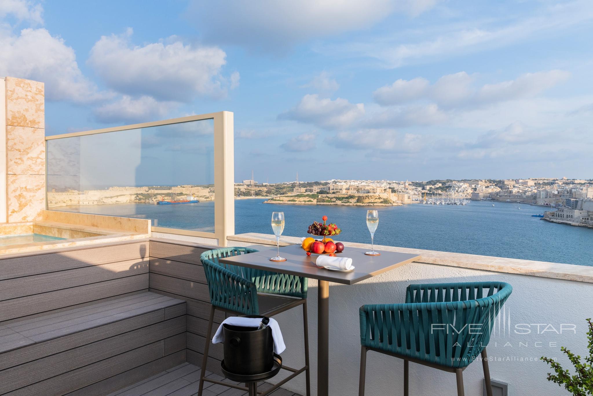 Hideaway Harbour View Pool Suite at Iniala