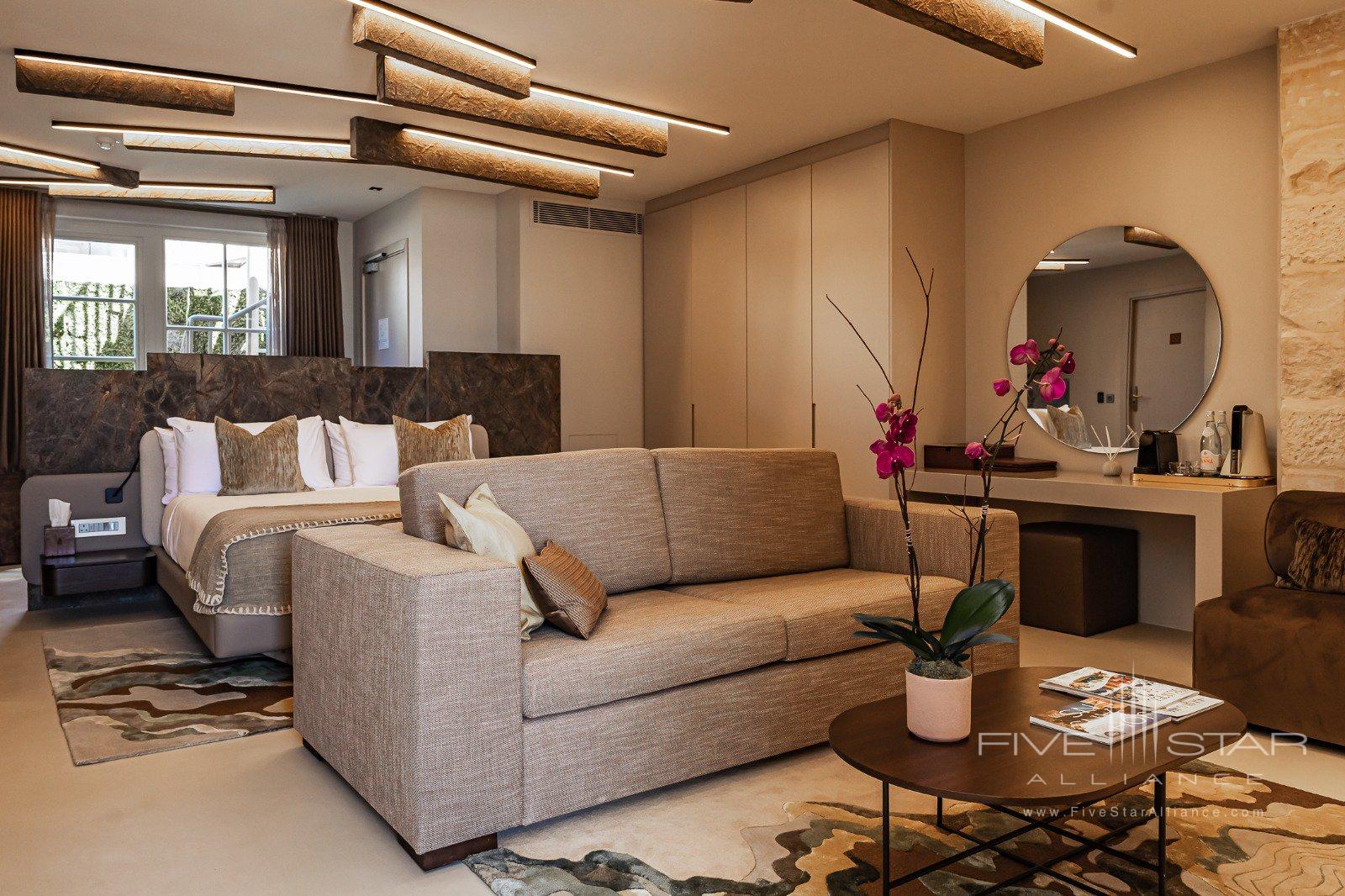 Iniala Modern Pool Suite