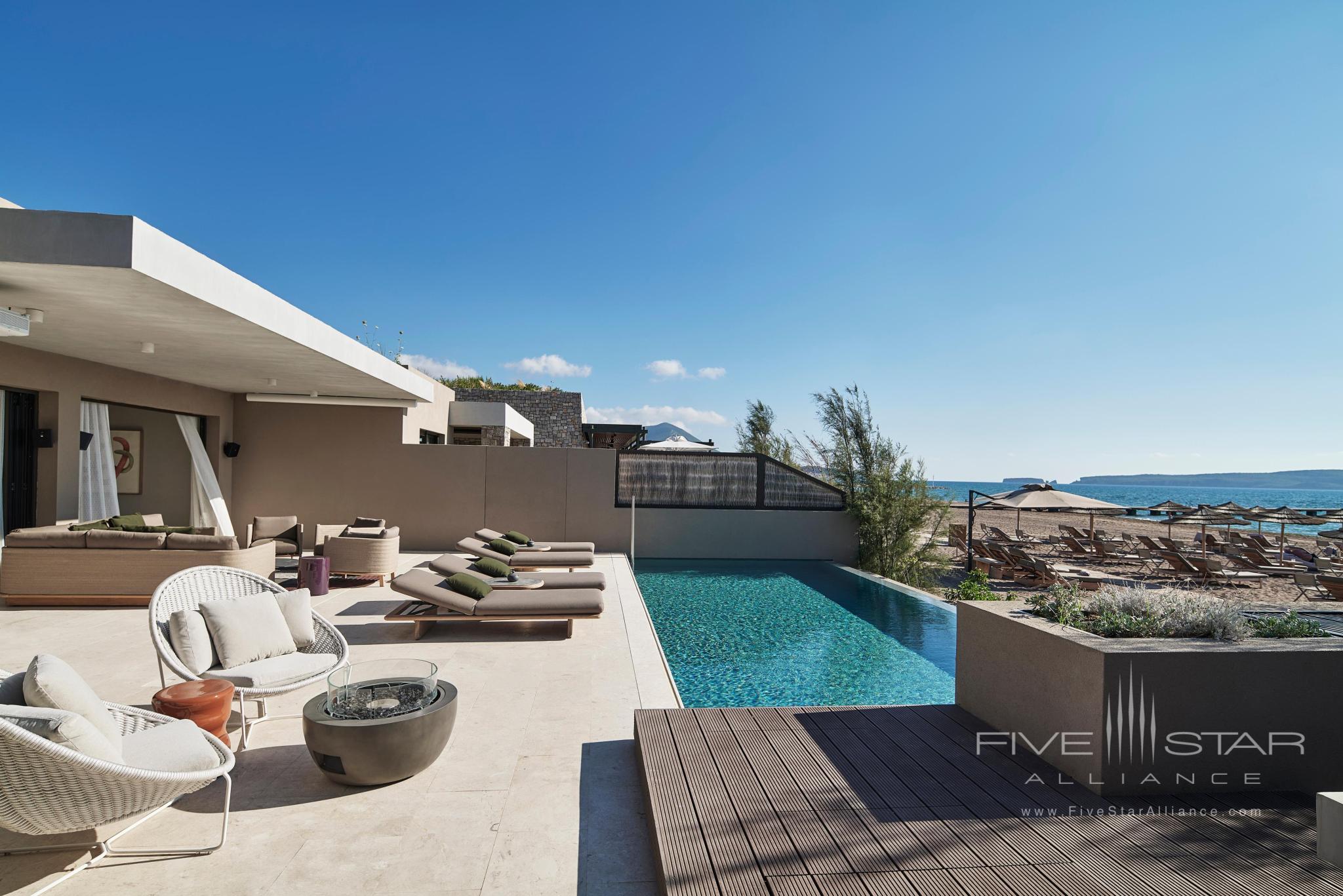 W Costa Navarino