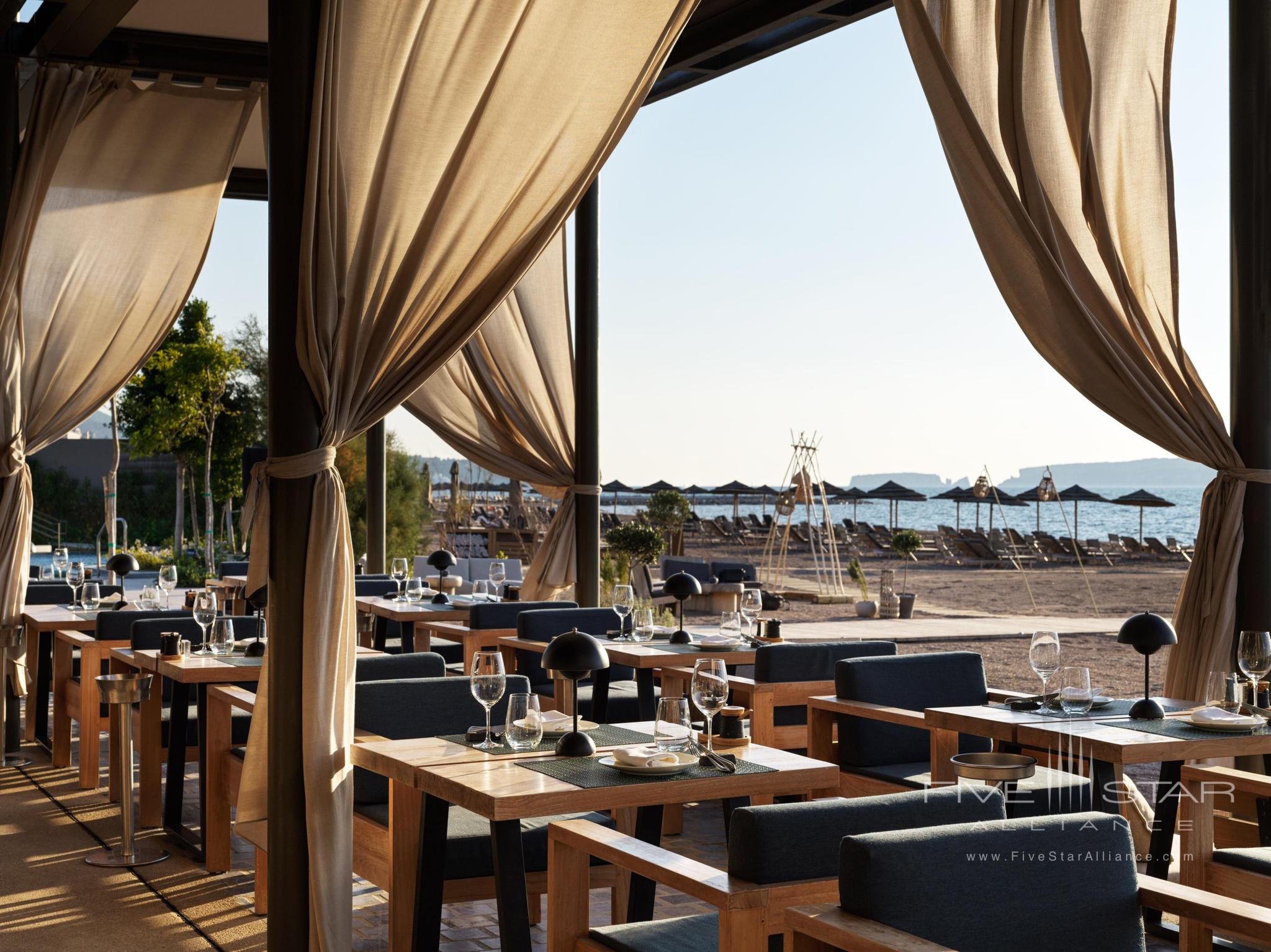 W Costa Navarino