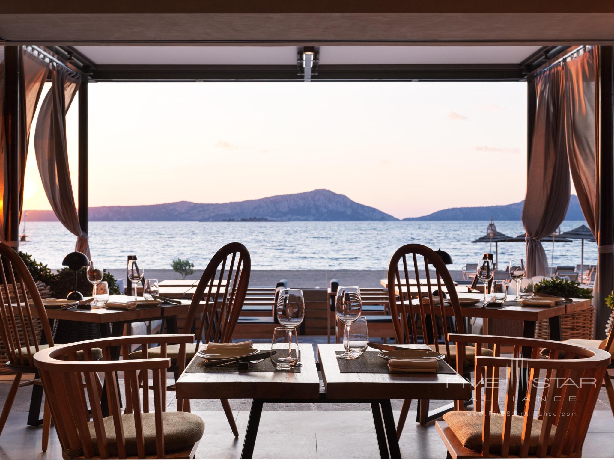 W Costa Navarino