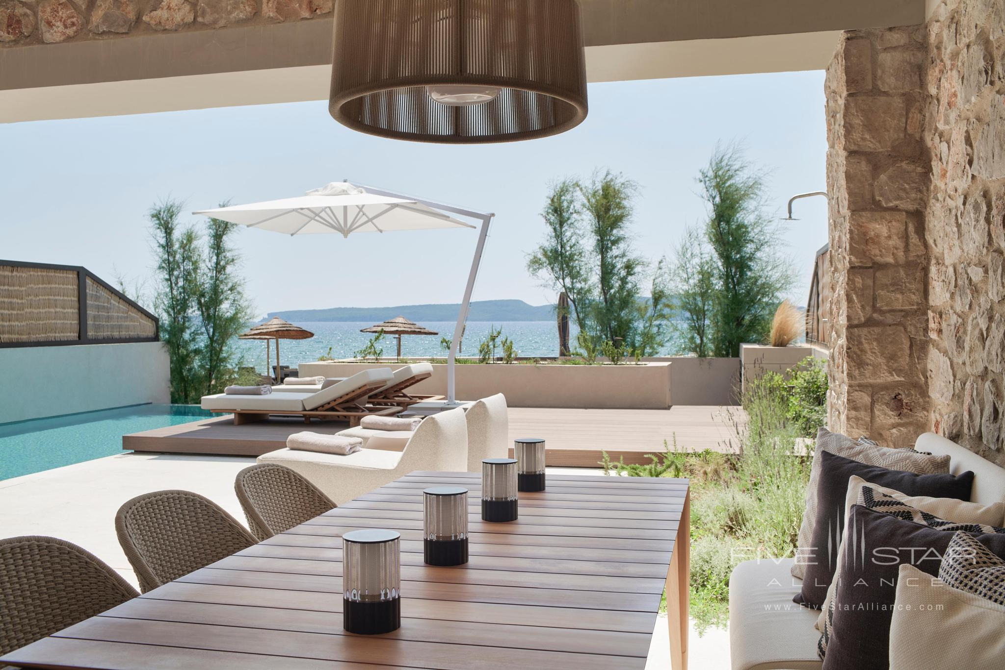 W Costa Navarino