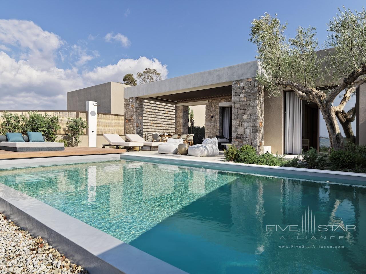 W Costa Navarino
